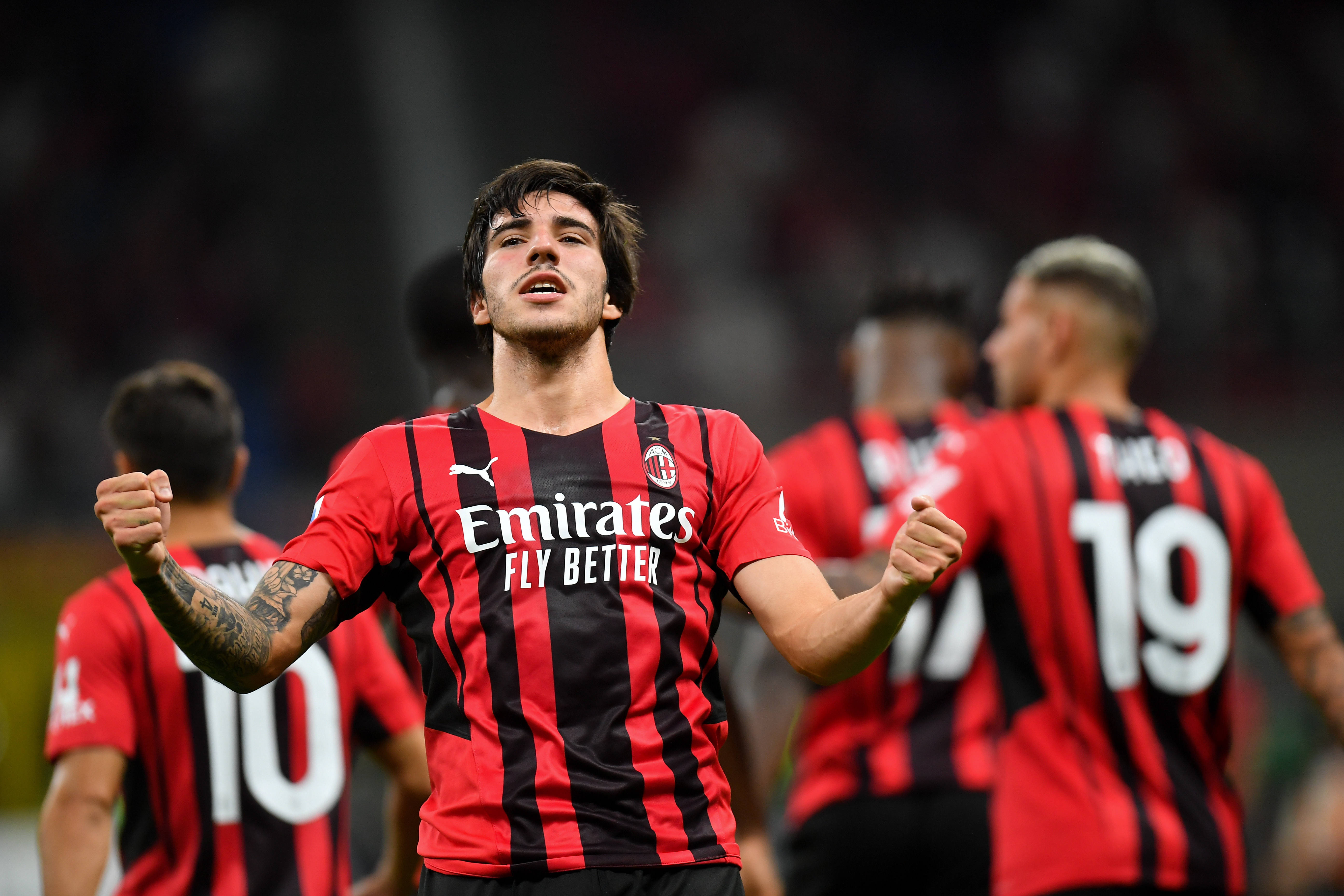 AYX体育官网-意甲激烈，球员采访展现斗志的简单介绍