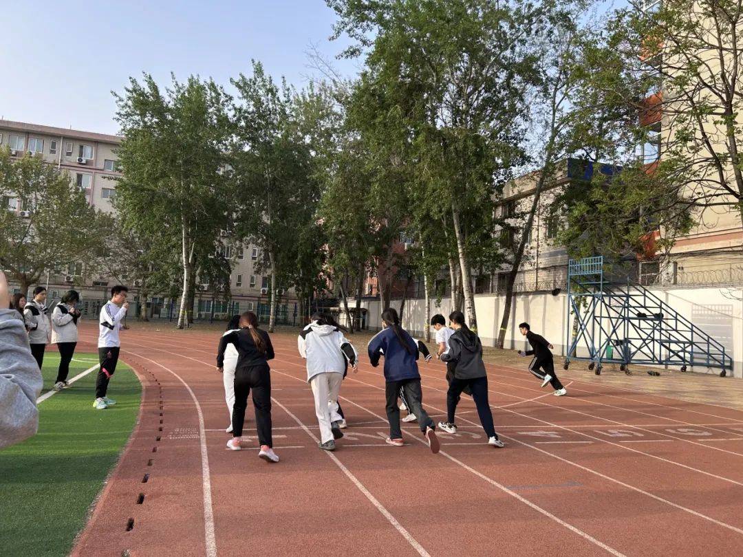 赛场风采:运动员的舞台表现和风采展示 赛场风采:运动员的舞台表现和风采展示