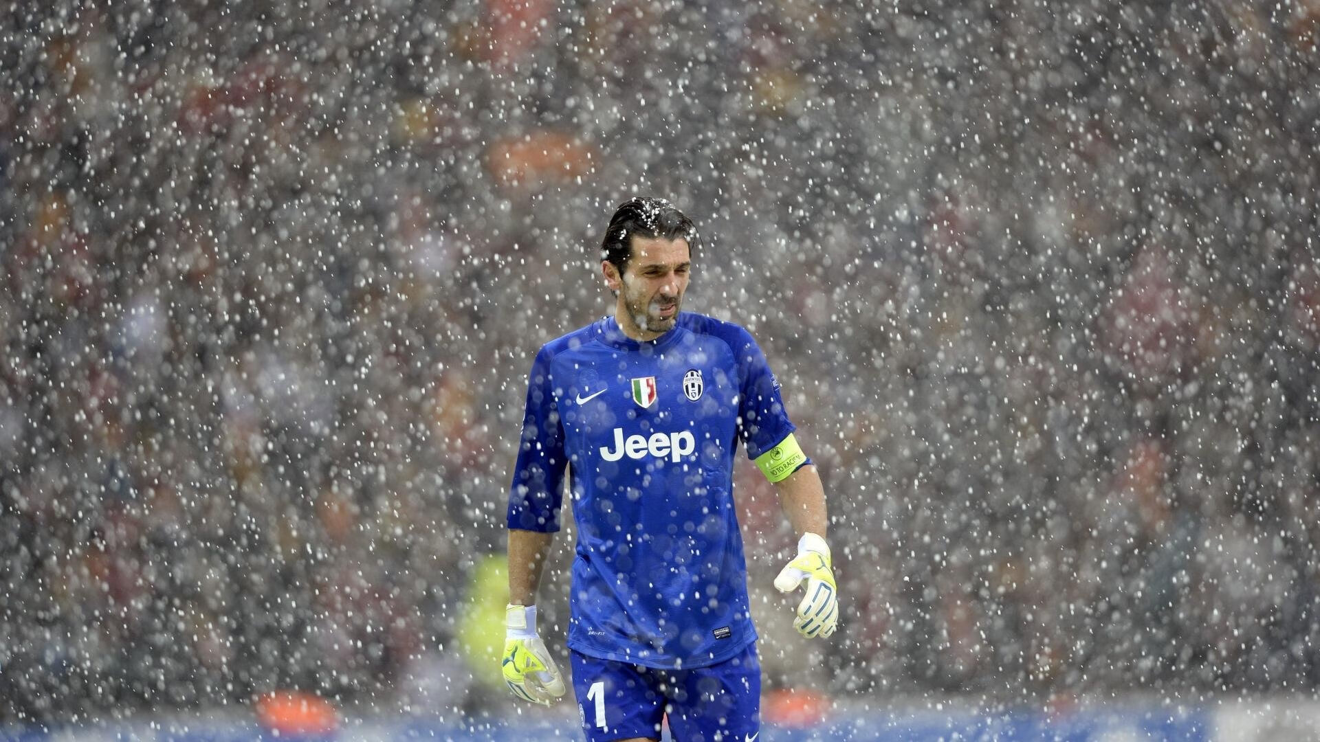 多特蒙德主场惨败，球迷愤怒表达失望，多特蒙德球员介绍